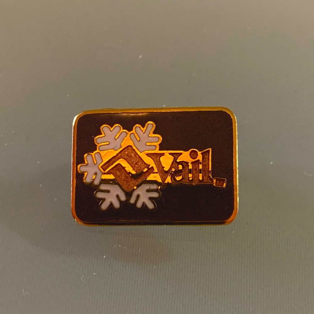 Vail Vintage Pin- ski resort - enamel